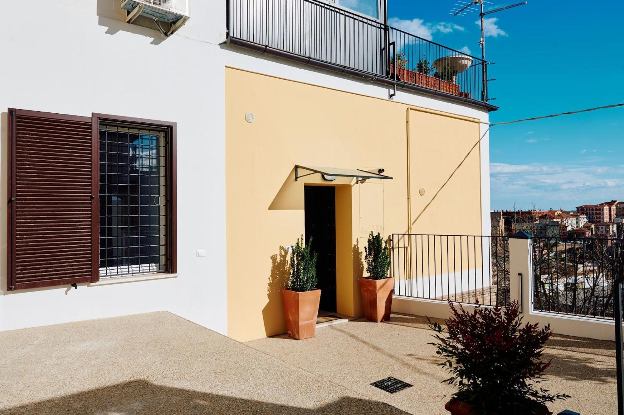 Relais Al Teatro Bed & Breakfast Chieti Exterior foto